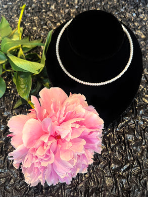 Mini Pearls Necklace