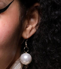 Load image into Gallery viewer, Girl with the Pearl Earrings in Gold