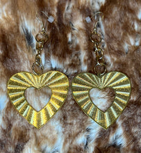 Load image into Gallery viewer, Gold Heart Earrings