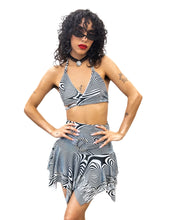 Load image into Gallery viewer, Optical Illusion Triangular Halter Top